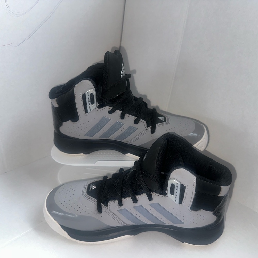 ADIDAS Performance Men's Black Gray Basketball Shoe Size 5
